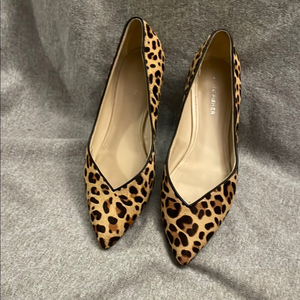 Marc Fisher Black and Brown Heels Elegant Design